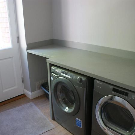 Spacious 4 Bed Family Cottage In Parkland Setting ヨーク エクステリア 写真