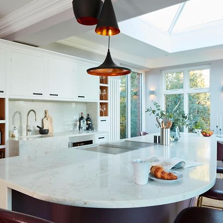 Spacious 4 Bed Family Cottage In Parkland Setting ヨーク エクステリア 写真