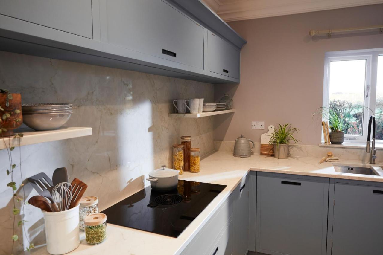 Spacious 4 Bed Family Cottage In Parkland Setting ヨーク エクステリア 写真