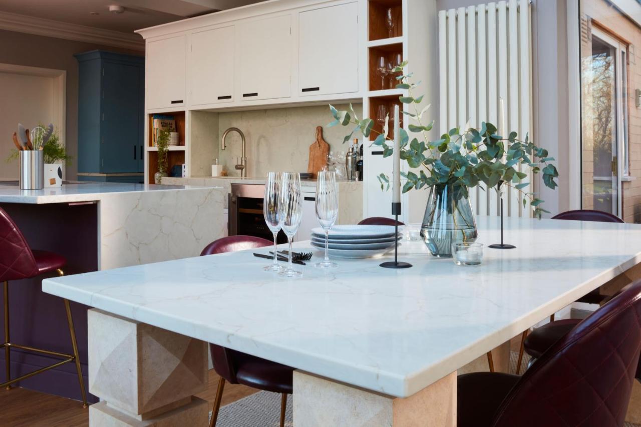 Spacious 4 Bed Family Cottage In Parkland Setting ヨーク エクステリア 写真