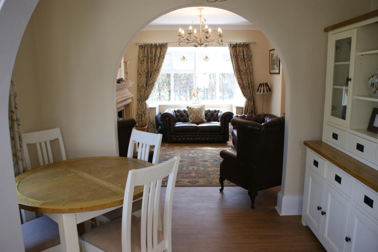 Spacious 4 Bed Family Cottage In Parkland Setting ヨーク エクステリア 写真