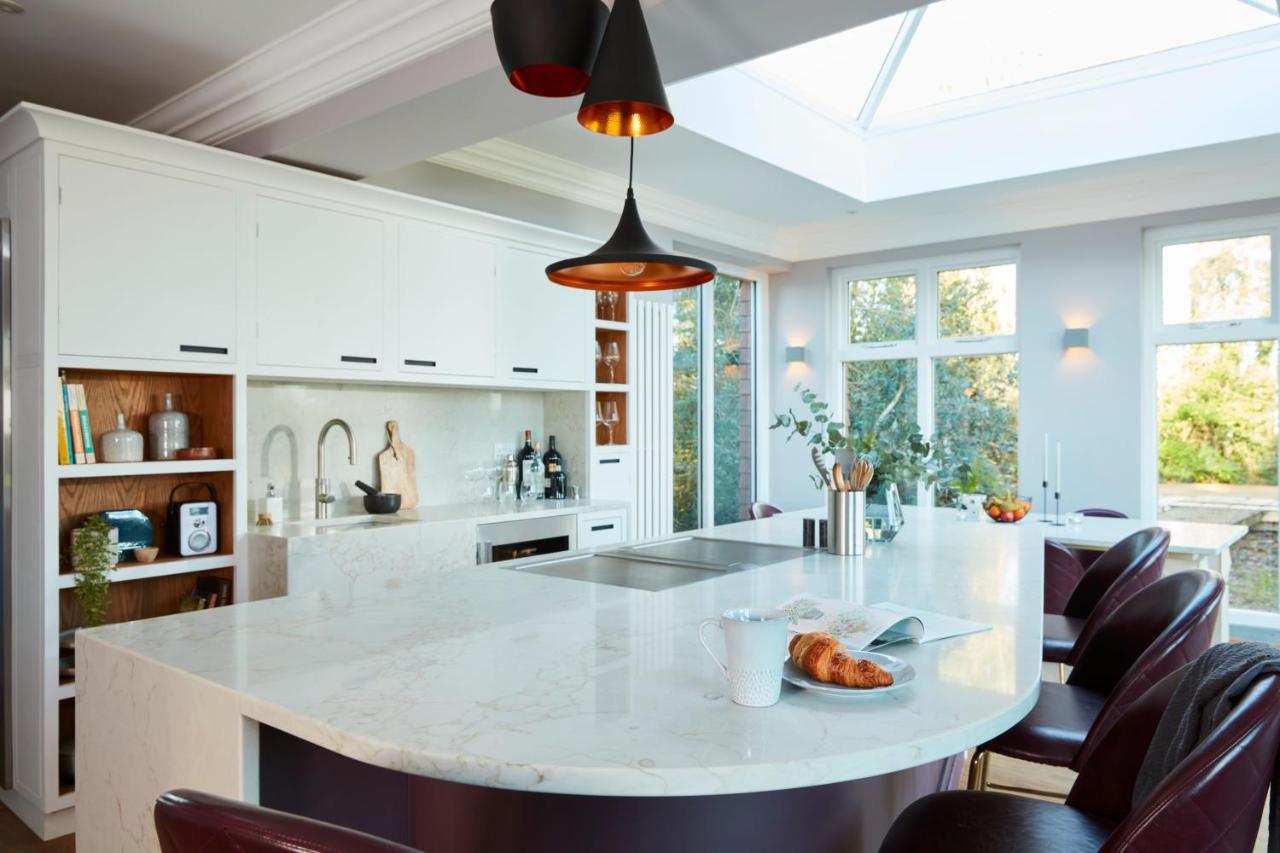 Spacious 4 Bed Family Cottage In Parkland Setting ヨーク エクステリア 写真